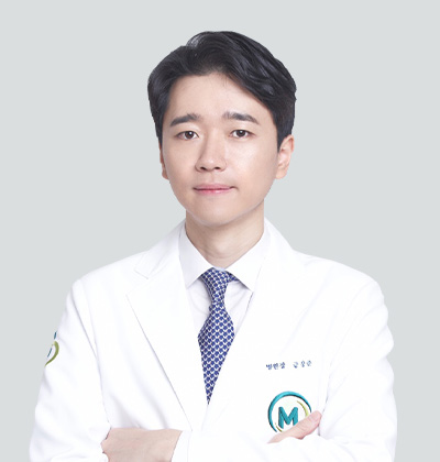 의료정보 검토 의료진 이미지